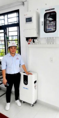 Thi Công Hệ Thống Điện Mặt Trời Mái Nhà Hybrid 6kW & Pin Lithium 16kW | QNS Solar - QNS Solar Quỳnh Như