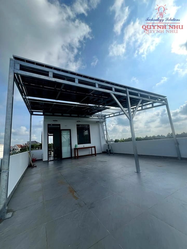 Hệ thống pin lưu trữ Lithium cung cấp nguồn điện liên tục cho công trình.